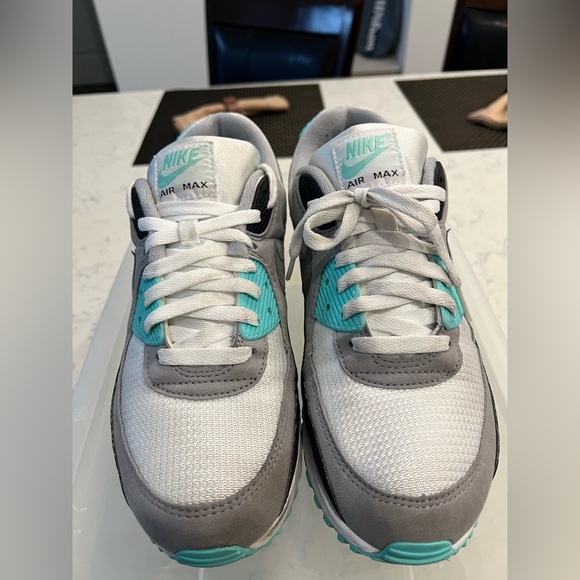 Nike WMNS Air VaporMax SE - Picture 3 of 9